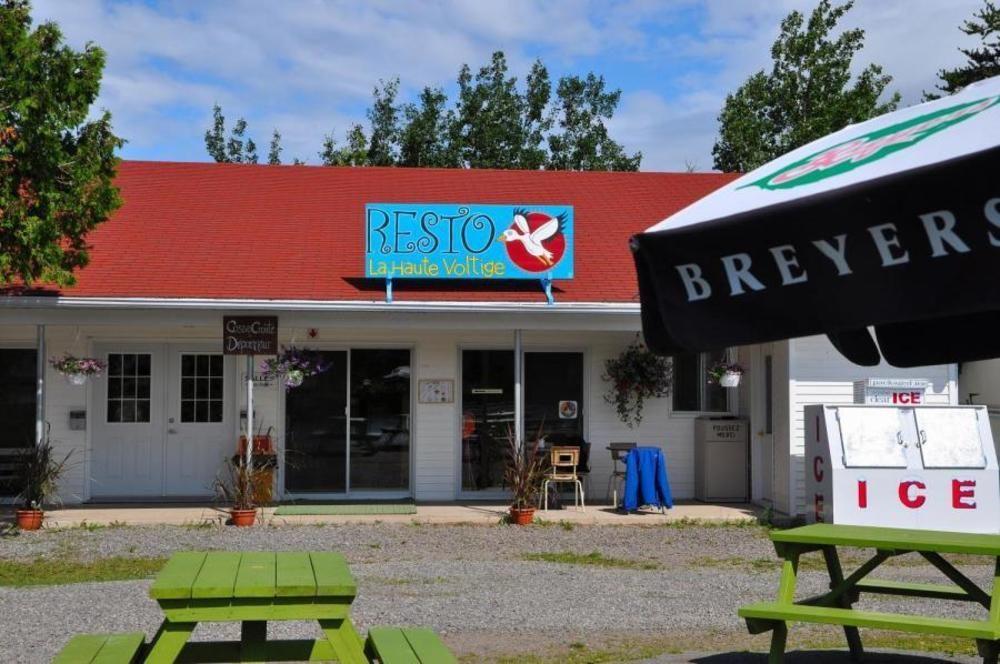 Camping & Chalets De La Demi-Lieue Hotel Saint-Jean-Port-Joli Exterior photo